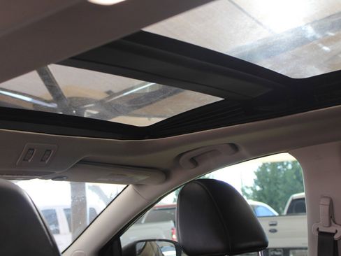 Used 2019 Nissan Murano Platinum w/ Cargo Package image 16