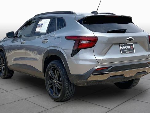 Used 2025 Chevrolet Trax ACTIV FWD image 12