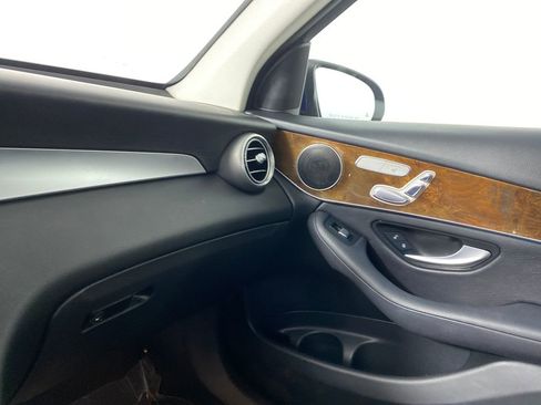 Used 2019 Mercedes-Benz GLC 300 4MATIC image 23