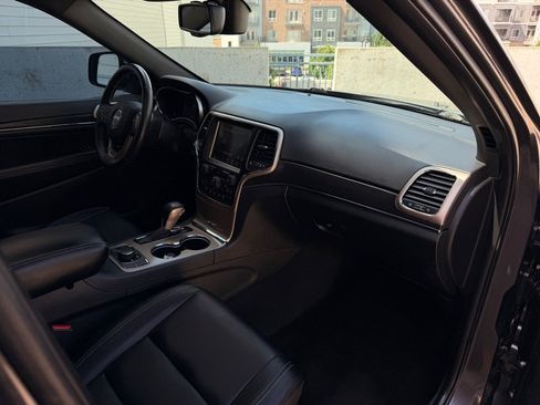 Used 2016 Jeep Grand Cherokee Limited AWD/4WD image 21
