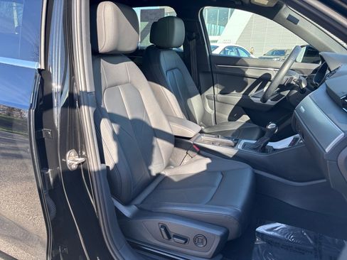 Used 2022 Audi Q3 2.0T Premium w/ Convenience Package image 28