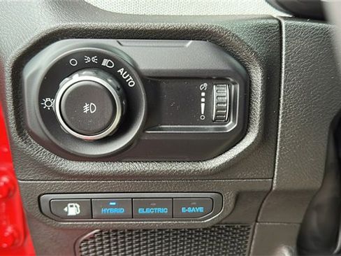 Used 2024 Jeep Wrangler Unlimited w/ Convenience Group image 19