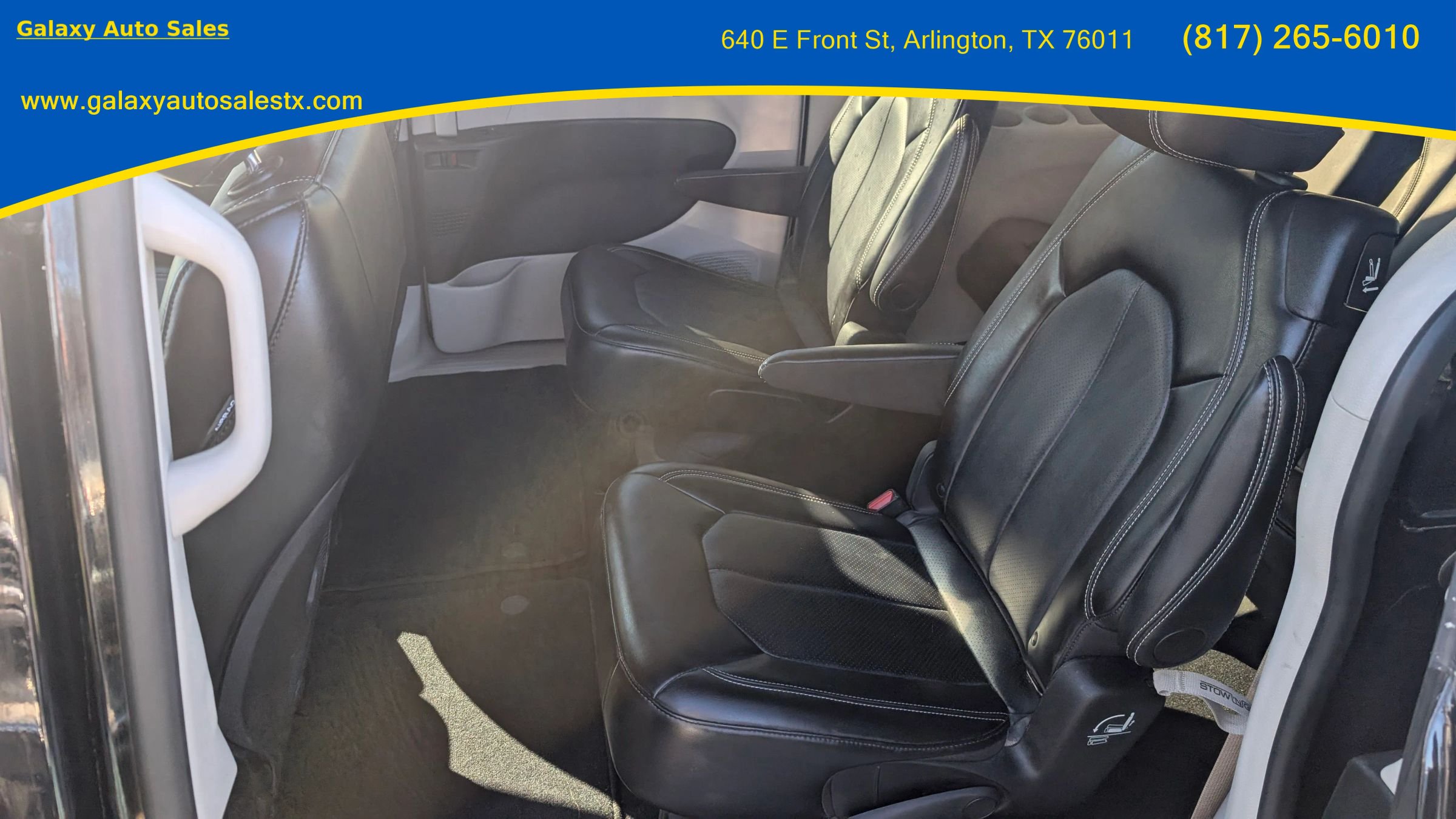 Used 2024 Chrysler Pacifica Touring-L FWD image 13