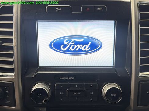 Used 2015 Ford F150 Lariat w/ Equipment Group 502A Luxury AWD/4WD image 32