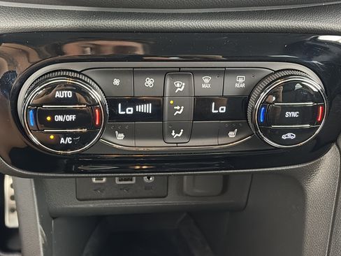 Used 2023 Buick Encore GX Select w/ Sport Touring Package FWD image 22