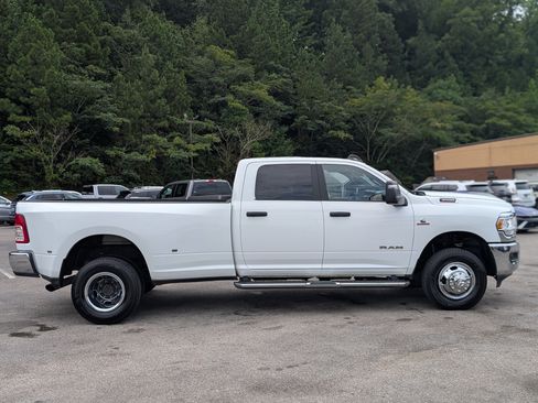 Used 2024 RAM 3500 Big Horn AWD/4WD image 10