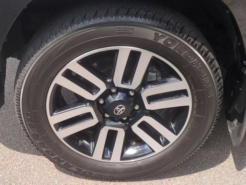 Used 2024 Toyota 4Runner Limited AWD/4WD image 10