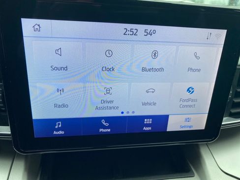 Used 2021 Ford Explorer XLT w/ Equipment Group 202A image 12