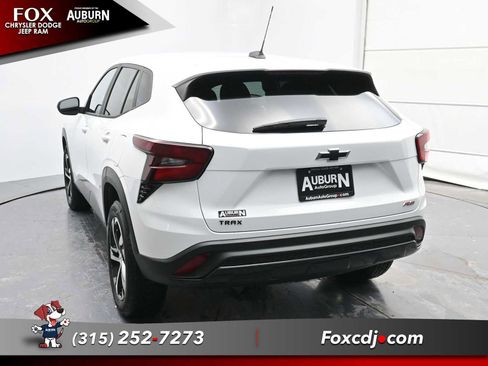 Used 2024 Chevrolet Trax RS image 12