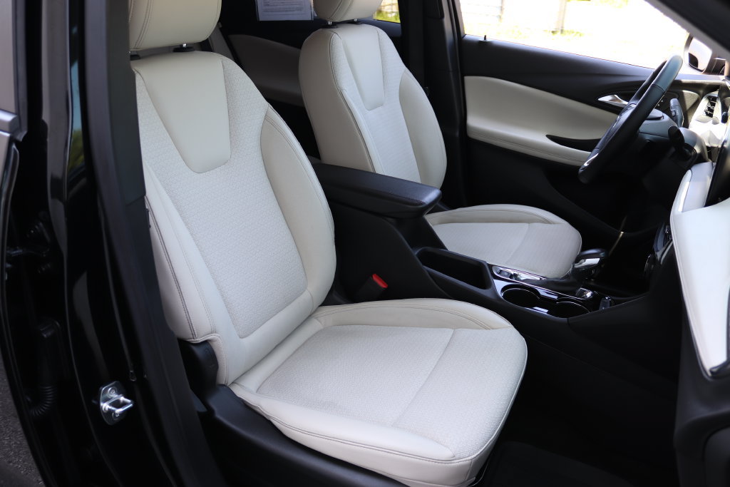 Used 2024 Buick Encore GX Preferred w/ Comfort Package FWD image 14