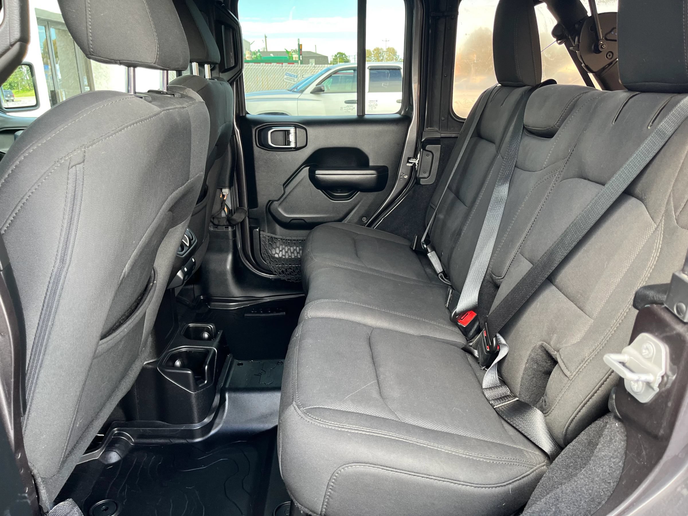 Used 2018 Jeep Wrangler Unlimited Sport S AWD/4WD image 16
