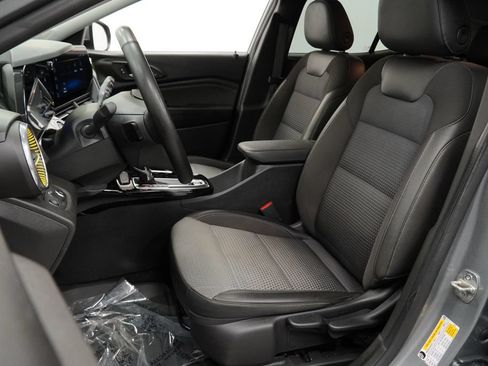 Used 2024 Chevrolet Trax LT w/ Driver Confidence Package FWD image 7