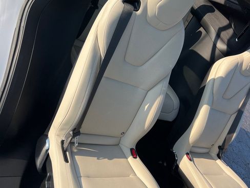 Used 2023 Tesla Model X AWD/4WD image 19