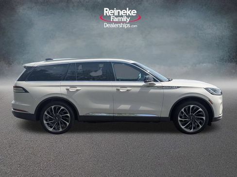 Used 2025 Lincoln Aviator Reserve w/ Equipment Group 201A AWD/4WD image 4