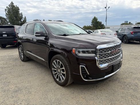 Used 2021 GMC Acadia Denali w/ Denali Ultimate Package AWD/4WD image 7