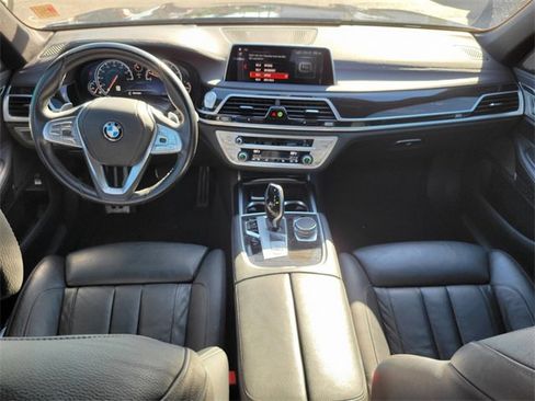 Used 2019 BMW 740i w/ M Sport Package image 10