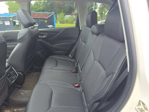 Used 2019 Subaru Forester Limited AWD/4WD image 6