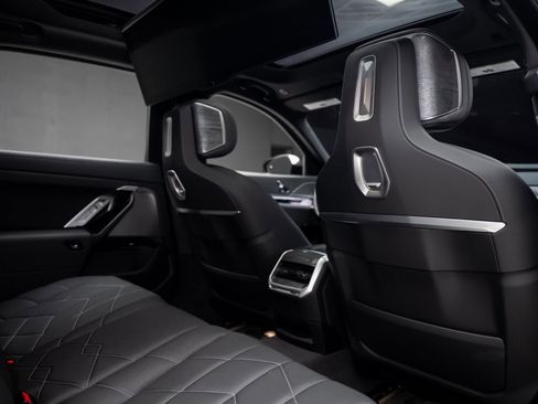 Used 2024 BMW i7 eDrive50 w/ M Sport Package image 70