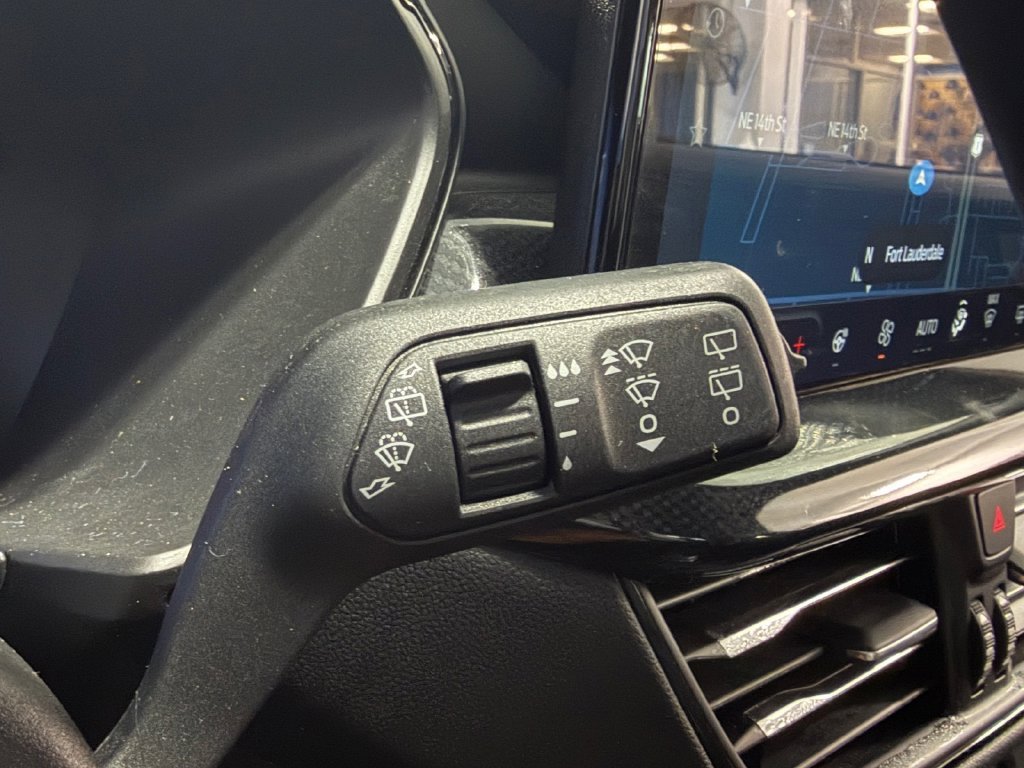 Used 2024 Ford Escape ST-Line w/ Tech Pack #1 FWD image 29