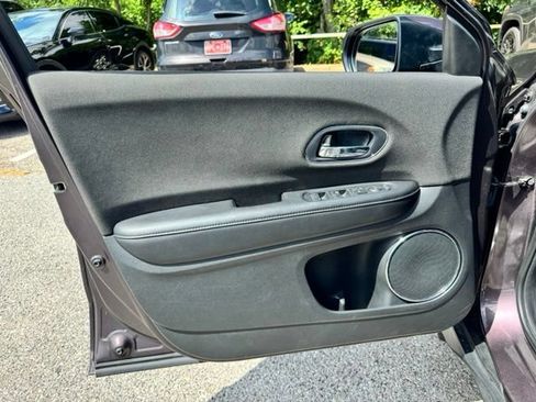 Used 2019 Honda HR-V EX image 12