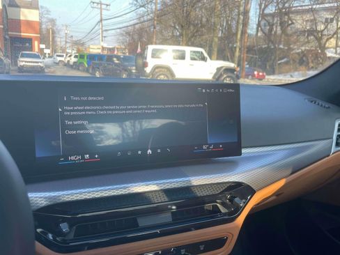 Used 2025 BMW 430i xDrive Coupe w/ Convenience Package image 25