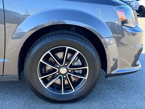 Used 2019 Dodge Grand Caravan SE image 35