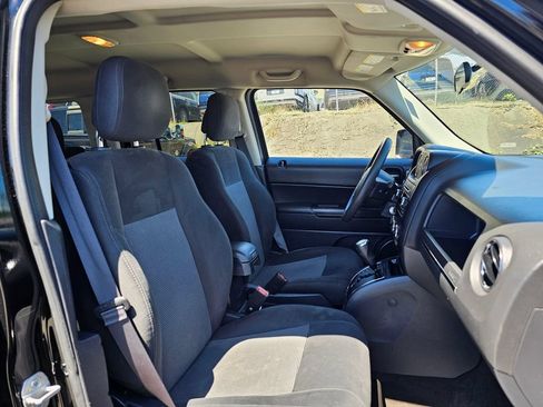 Used 2015 Jeep Patriot Sport w/ Power Value Group AWD/4WD image 11