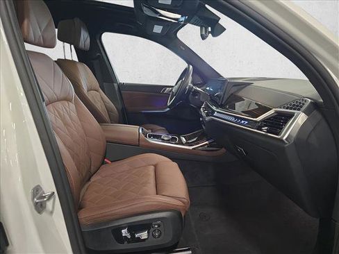 Used 2026 BMW X7 xDrive40i image 10