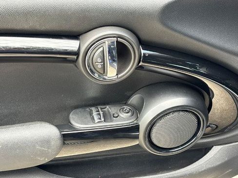 Used 2019 MINI Cooper 2-Door Hardtop FWD image 17