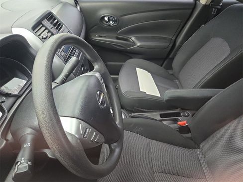 Used 2017 Nissan Versa SV image 8