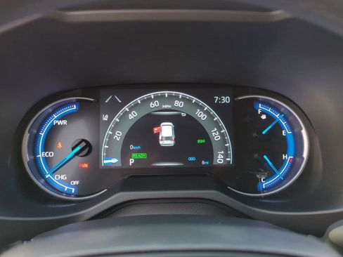 Used 2025 Toyota RAV4 XLE image 20