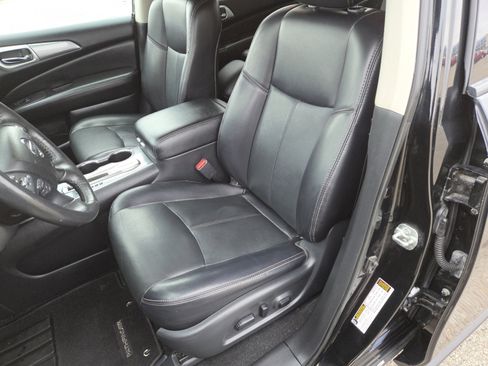 Used 2020 Nissan Pathfinder SL image 24