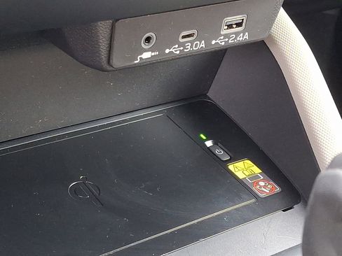 Certified 2025 Subaru Forester Limited image 26