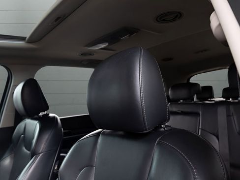 Used 2020 Kia Telluride S w/ S 8 Passenger Seating Package image 41