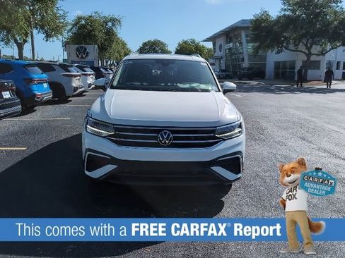 Used 2022 Volkswagen Tiguan SE FWD image 2