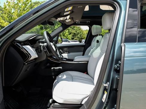 New 2026 Land Rover Range Rover Sport SE AWD/4WD image 4