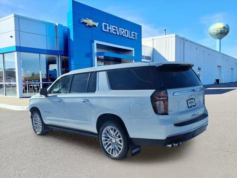 Used 2024 Chevrolet Suburban High Country image 6