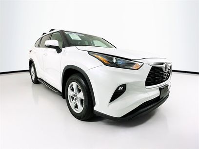 Used 2022 Toyota Highlander LE