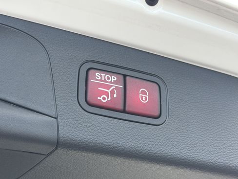 Used 2019 Mercedes-Benz GLC 300 image 17