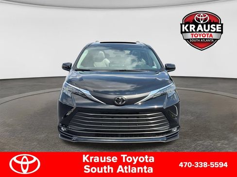 New 2026 Toyota Sienna XLE FWD image 2