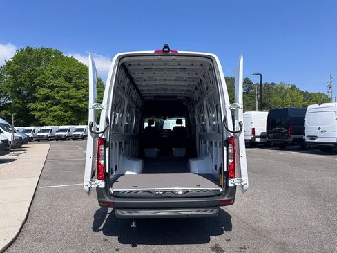 New 2025 Mercedes-Benz Sprinter 4500 image 24