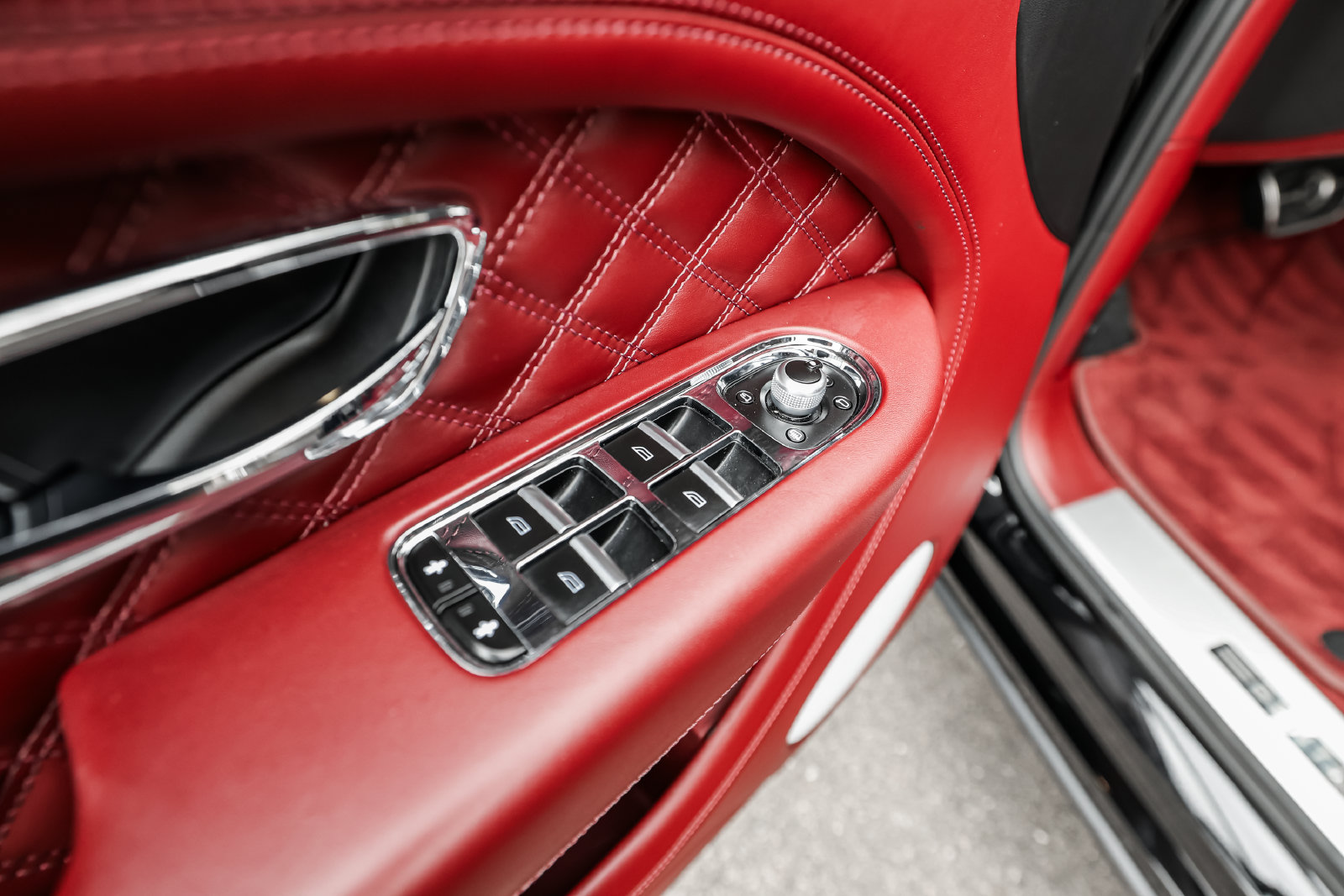 Certified 2022 Bentley Bentayga AWD/4WD image 24