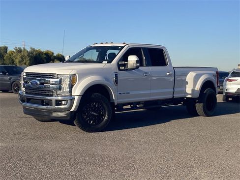 Used 2017 Ford F450 Lariat w/ Lariat Value Package image 2