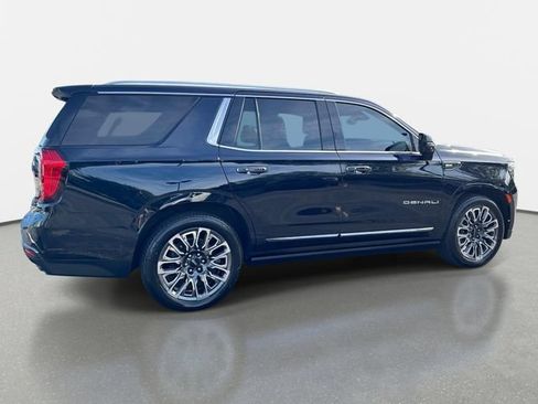 Used 2023 GMC Yukon Denali Ultimate AWD/4WD image 7