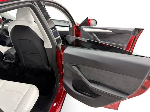 Certified 2023 Tesla Model Y Long Range AWD/4WD image 12