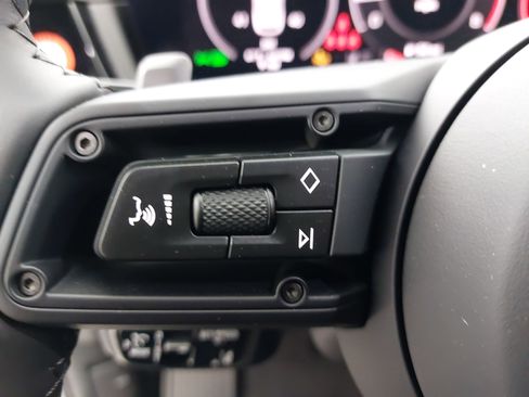 New 2026 Porsche Cayenne image 19