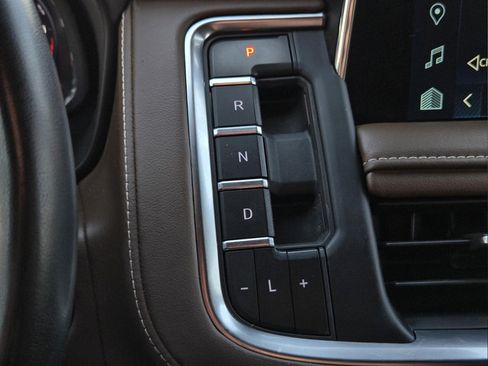 Used 2023 Chevrolet Tahoe High Country AWD/4WD image 15
