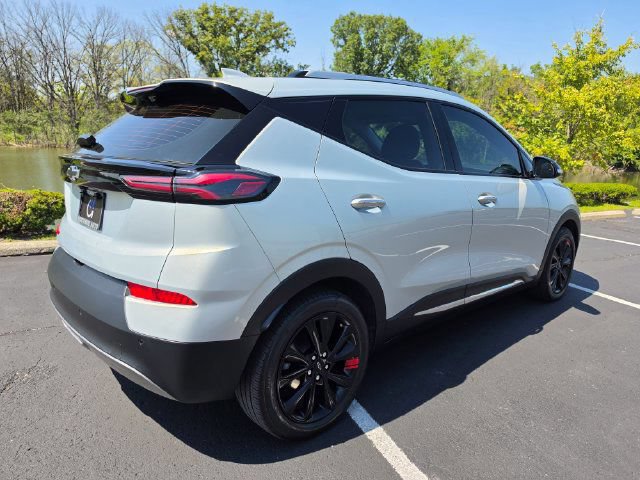 Used 2023 Chevrolet Bolt EUV Premier w/ Redline Edition FWD image 8