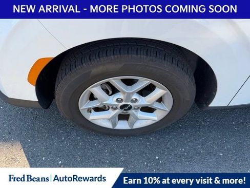 Used 2025 Kia Soul LX w/ LX Technology Package FWD image 4