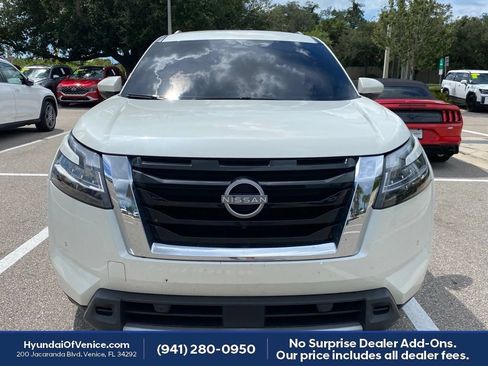 Used 2024 Nissan Pathfinder SL FWD image 30